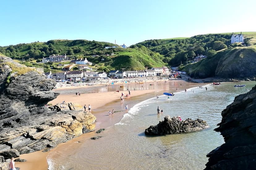 Thirteen Ceredigion beaches recognised at Wales Coast Awards