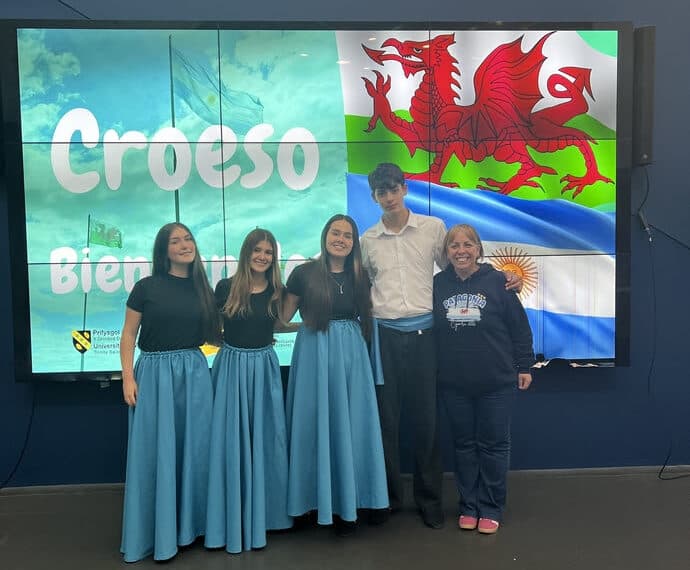 Dreams of students from Patagonia come true on visit to Wales