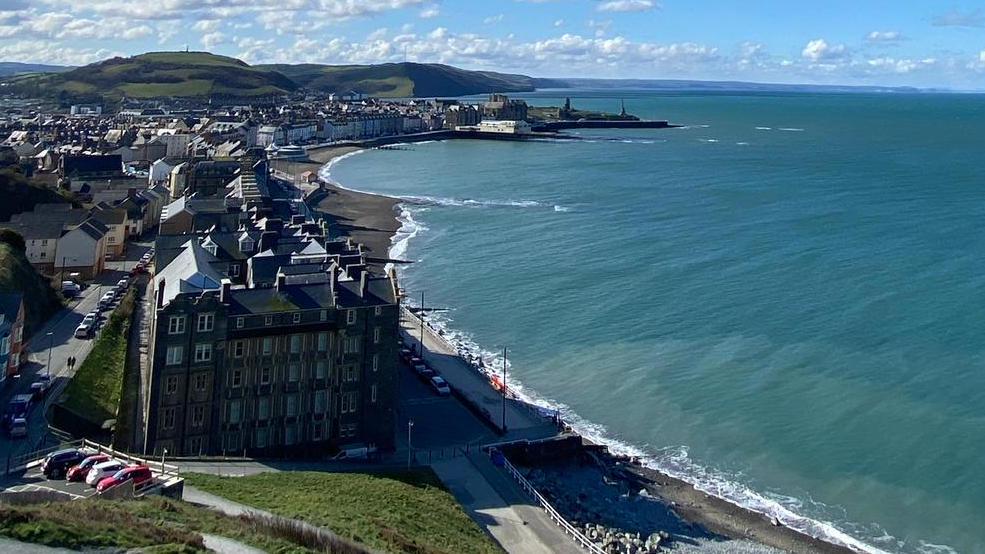 Aberystwyth yn cymeradwyo Cynllun i Warchod y Môr a'r Afonydd